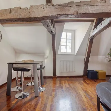 Atypical Apartment, Vieux Lille